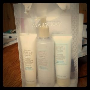 👐🏼Mary Kay Satin Hands pampering set👐🏼
